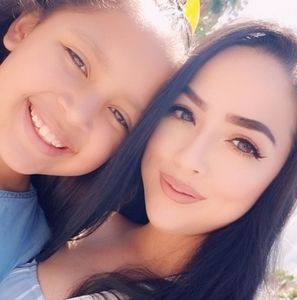 Meet your Posher, Dena